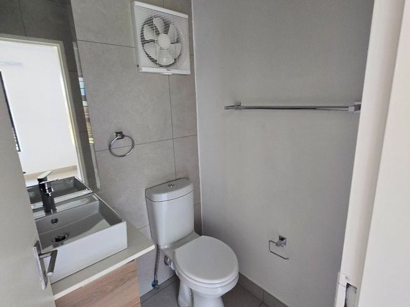 2bed2bath ground floor with garden - Photo 7