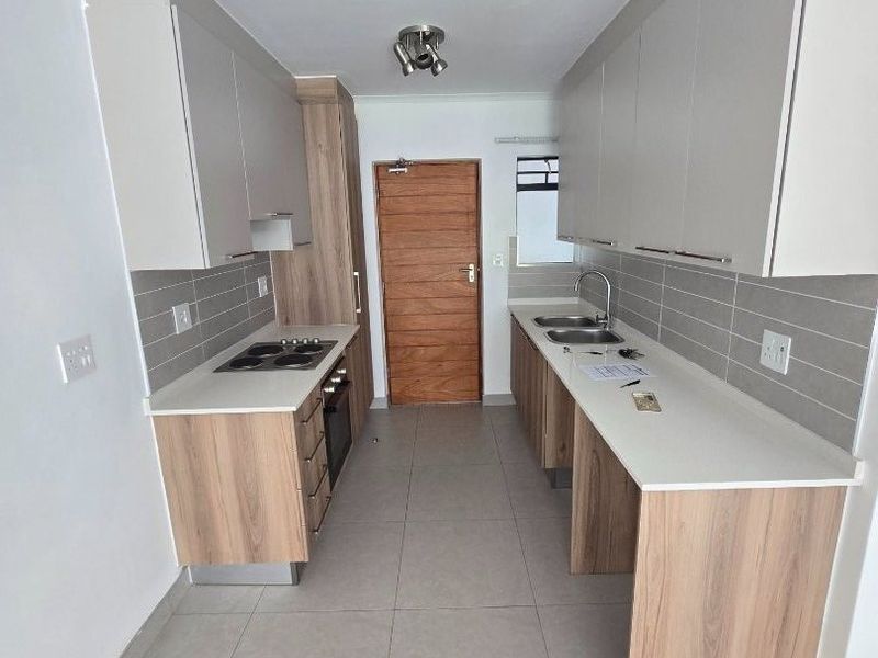 2bed2bath ground floor with garden - Photo 2