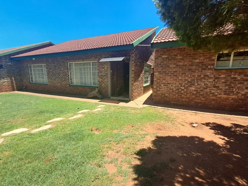 4 Bedroom house for sale in Stilfontein - Photo 2
