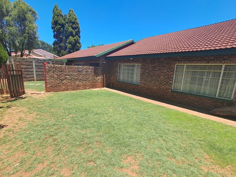 4 Bedroom house for sale in Stilfontein - Photo 6