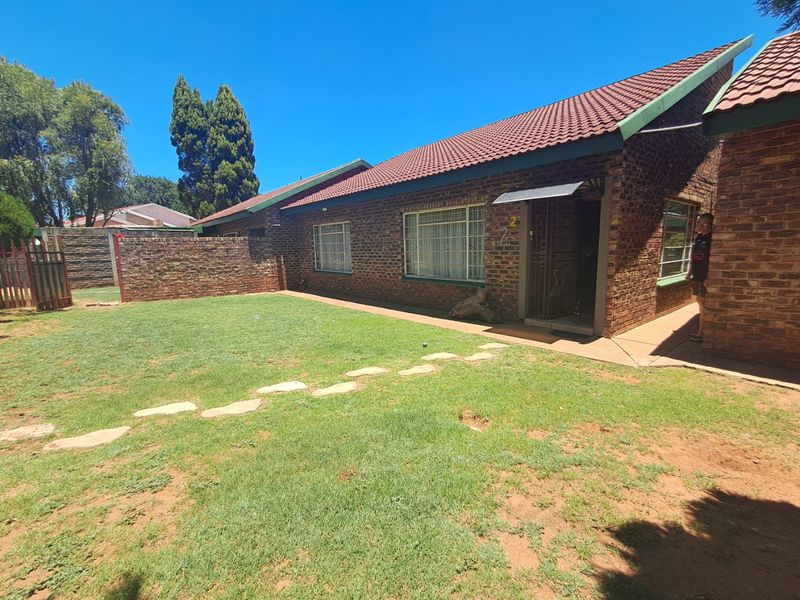 4 Bedroom house for sale in Stilfontein - Photo 1