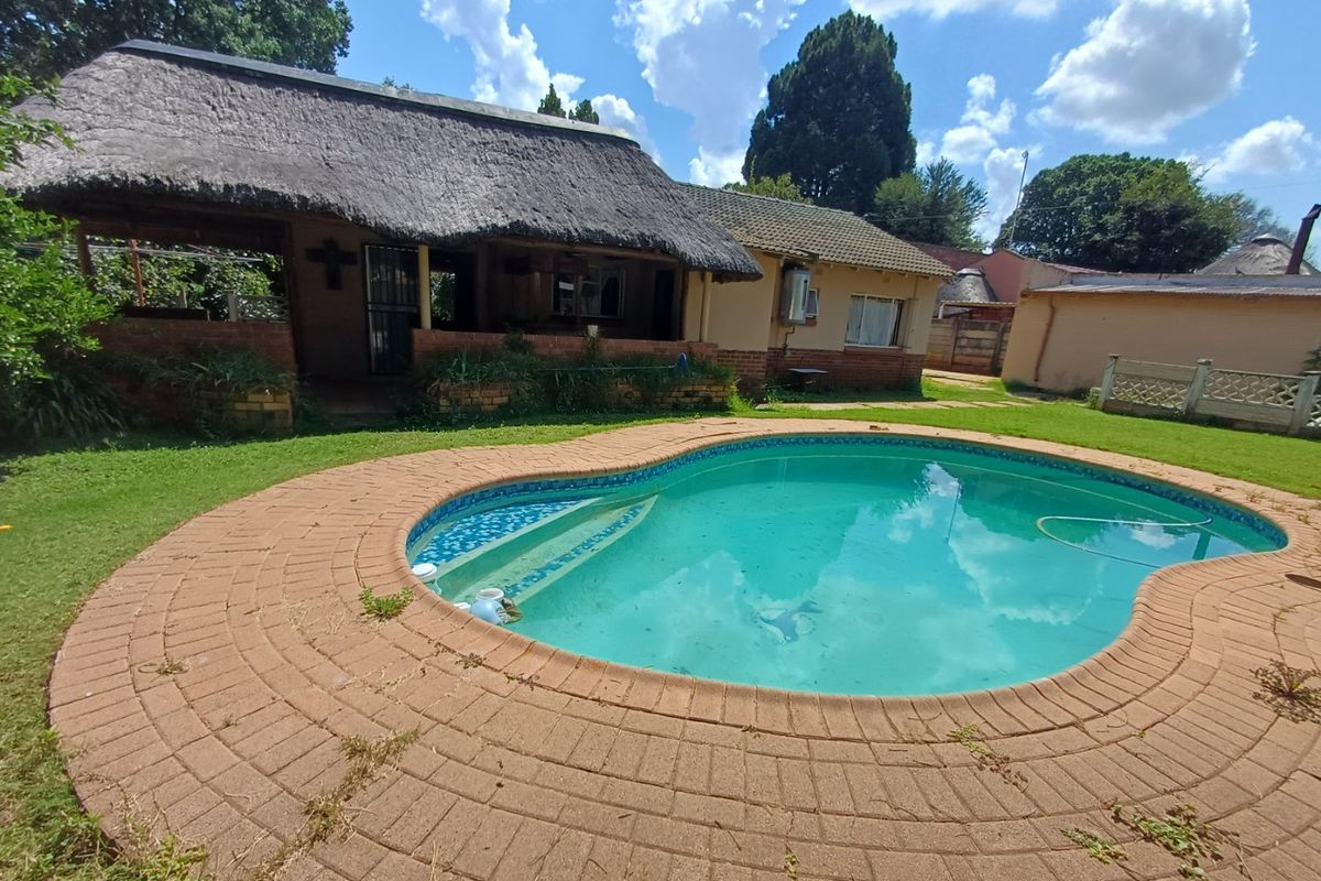 3 Bedroom house for sale in Stilfontein - Photo 4