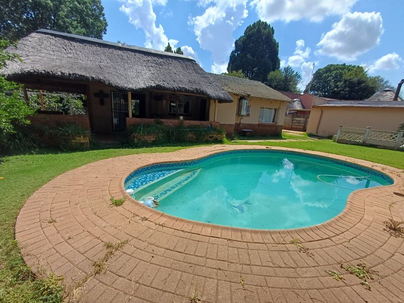 3 Bedroom house for sale in Stilfontein - Photo 4
