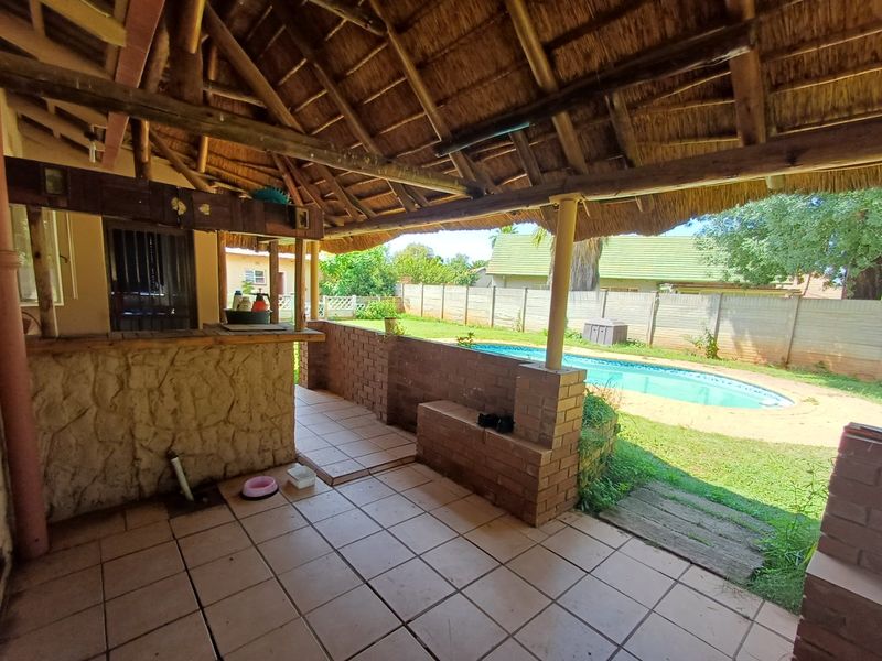 3 Bedroom house for sale in Stilfontein - Photo 8