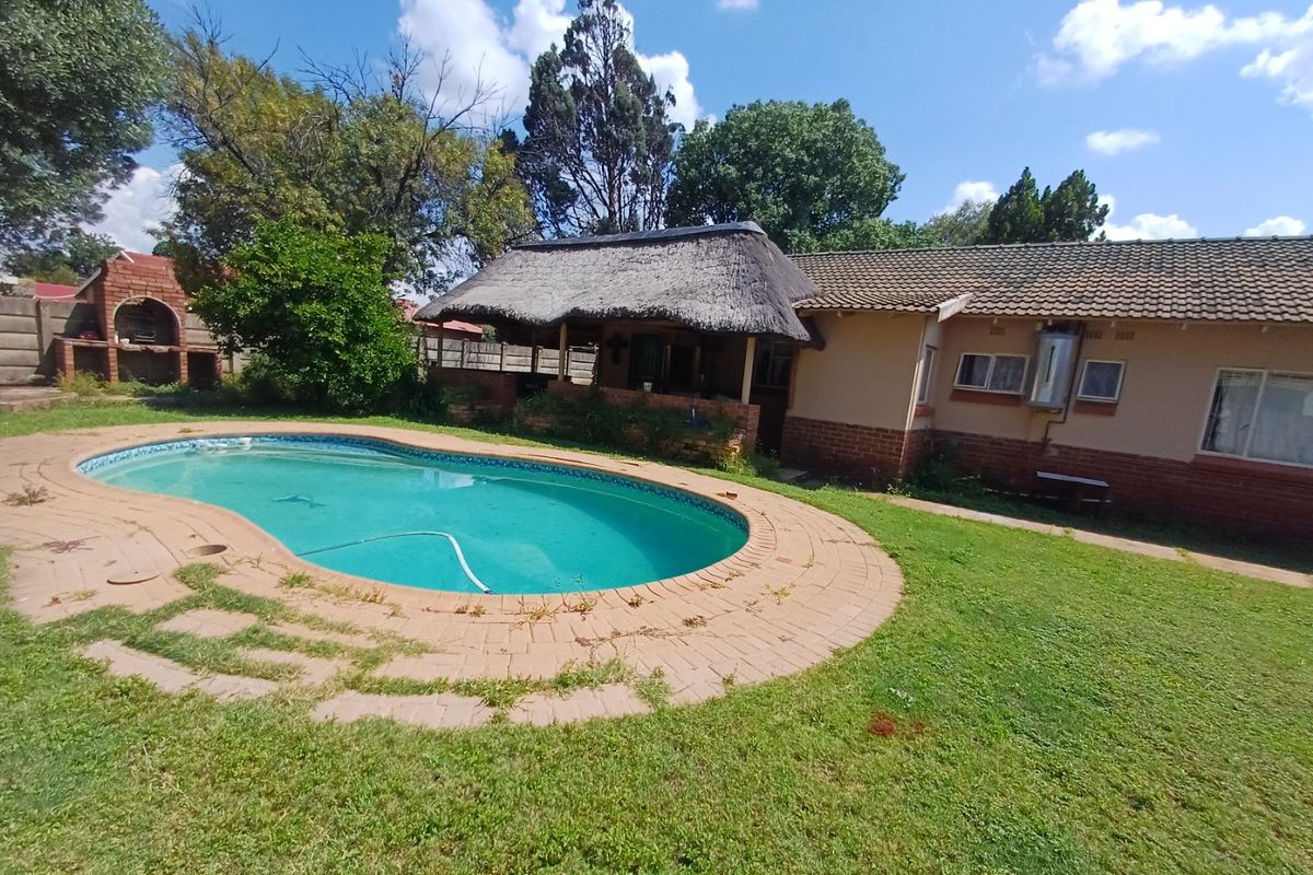 3 Bedroom house for sale in Stilfontein - Photo 3