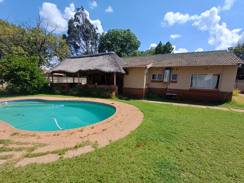 3 Bedroom house for sale in Stilfontein - Photo 1