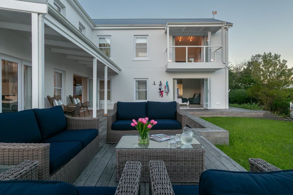 Refined Canal Residence on a Prime Deep-Water Position - Photo 3