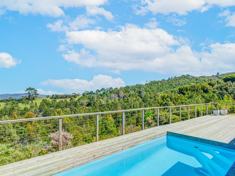 Where golden sunsets meet valley views and the Knysna Lagoon - Photo 1
