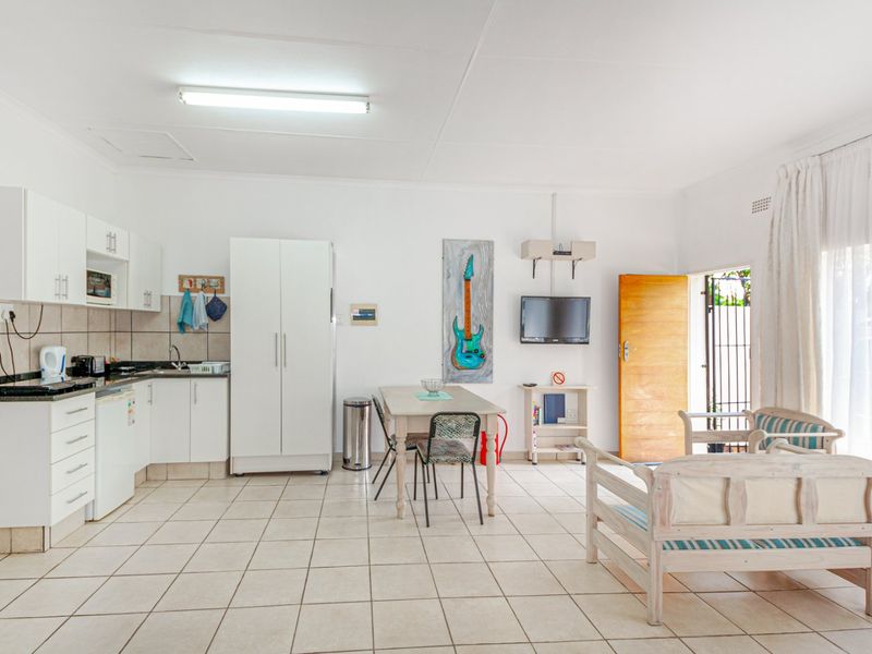 Guesthouse for Sale in Hennopspark – Prime Investment Opportunity - Photo 7