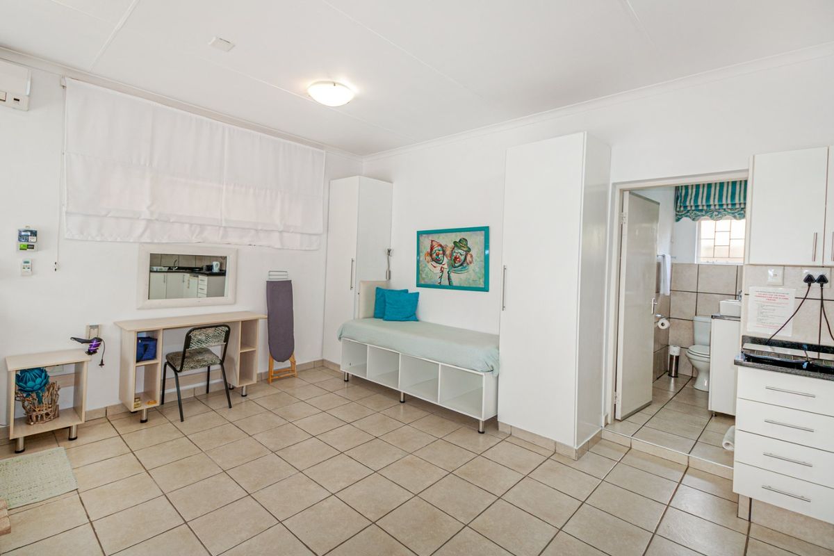 Guesthouse for Sale in Hennopspark – Prime Investment Opportunity - Photo 4