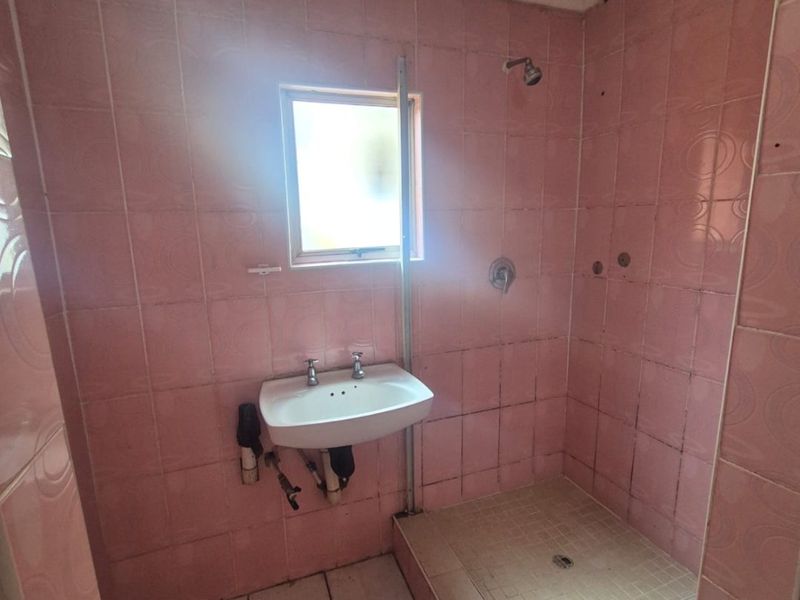 1 Bedroom Granny Cottage R3900 pm - Photo 8