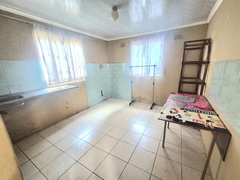 1 Bedroom Granny Cottage R3900 pm - Photo 7