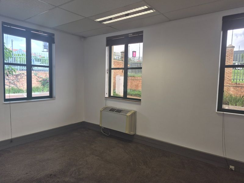 280m2 Prime Office Space Opposite The Wedge – Morningside Close Office Park - Photo 10