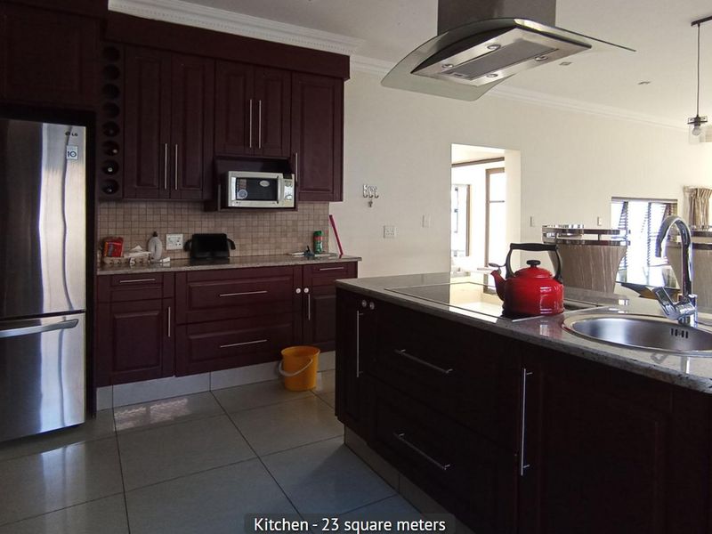 4 Bedroom House for Sale in Centurion - Photo 3