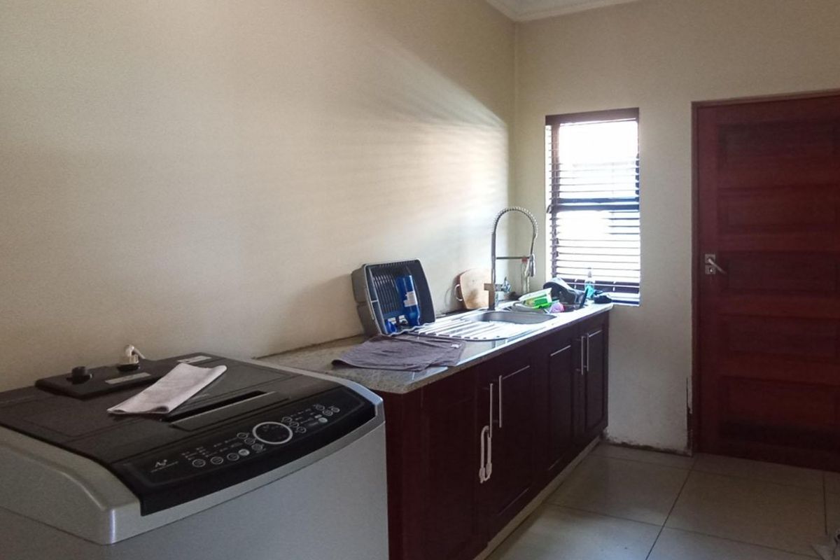 4 Bedroom House for Sale in Centurion - Photo 4