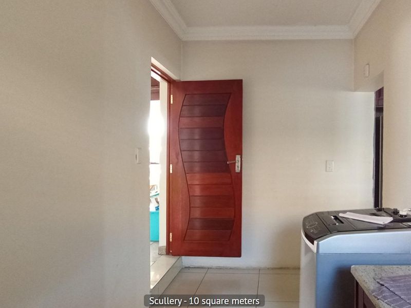 4 Bedroom House for Sale in Centurion - Photo 5