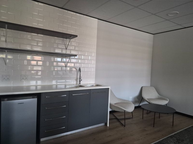 Premium A-Grade Office with Brand New Fit-Out in Rivonia CBD - Photo 9