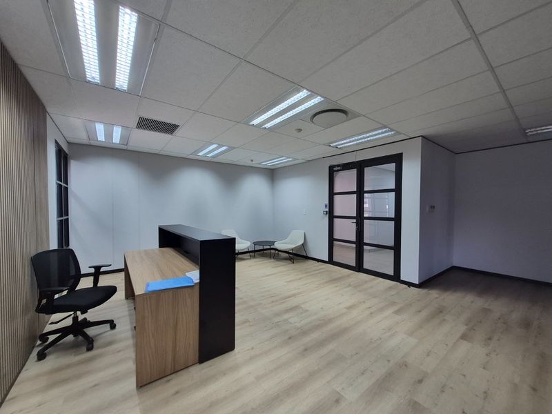 Premium A-Grade Office with Brand New Fit-Out in Rivonia CBD - Photo 4