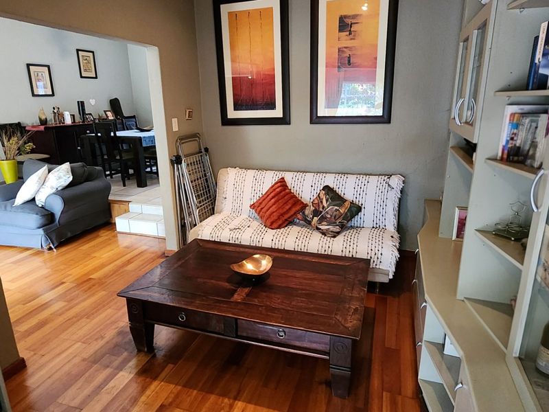 Elegant, Secure Family Living with Modern Comforts and Exceptional Convenience - Photo 9