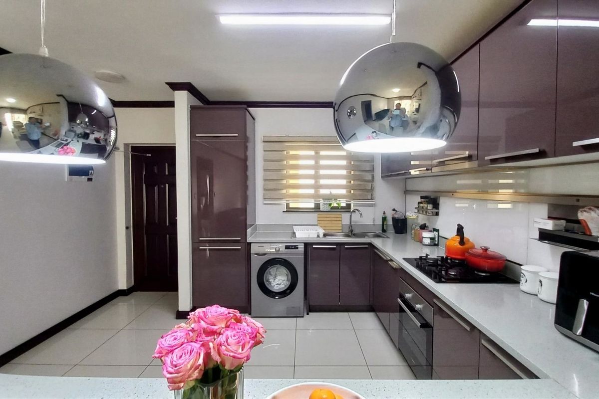 Stunnning Two-Bedroom Apartment In Walford Estate - Photo 4