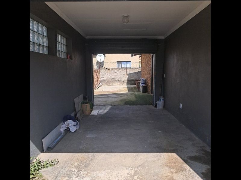 4 BEDROOM | 3 BATHROOM HOME – PERFECT FOR FAMILY OR INVESTMENT!  - SOLE AND EXCLUSIVE MANDATE - Photo 3