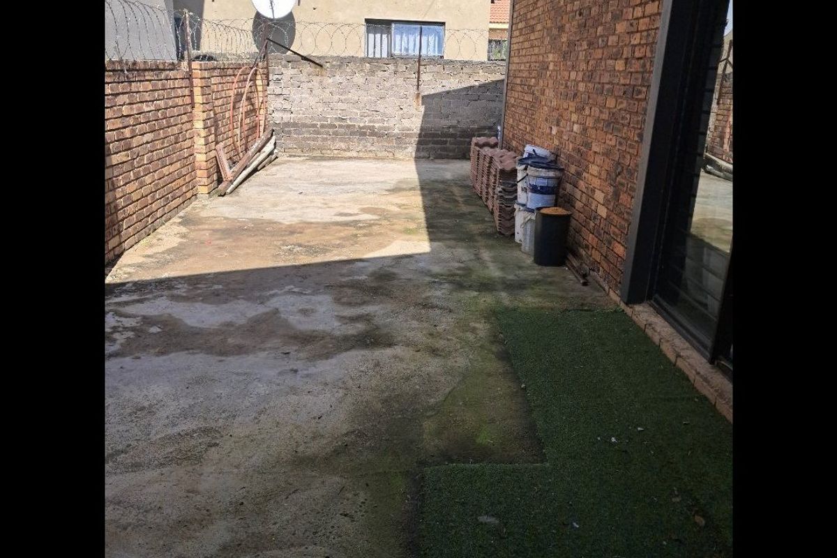 4 BEDROOM | 3 BATHROOM HOME – PERFECT FOR FAMILY OR INVESTMENT!  - SOLE AND EXCLUSIVE MANDATE - Photo 4