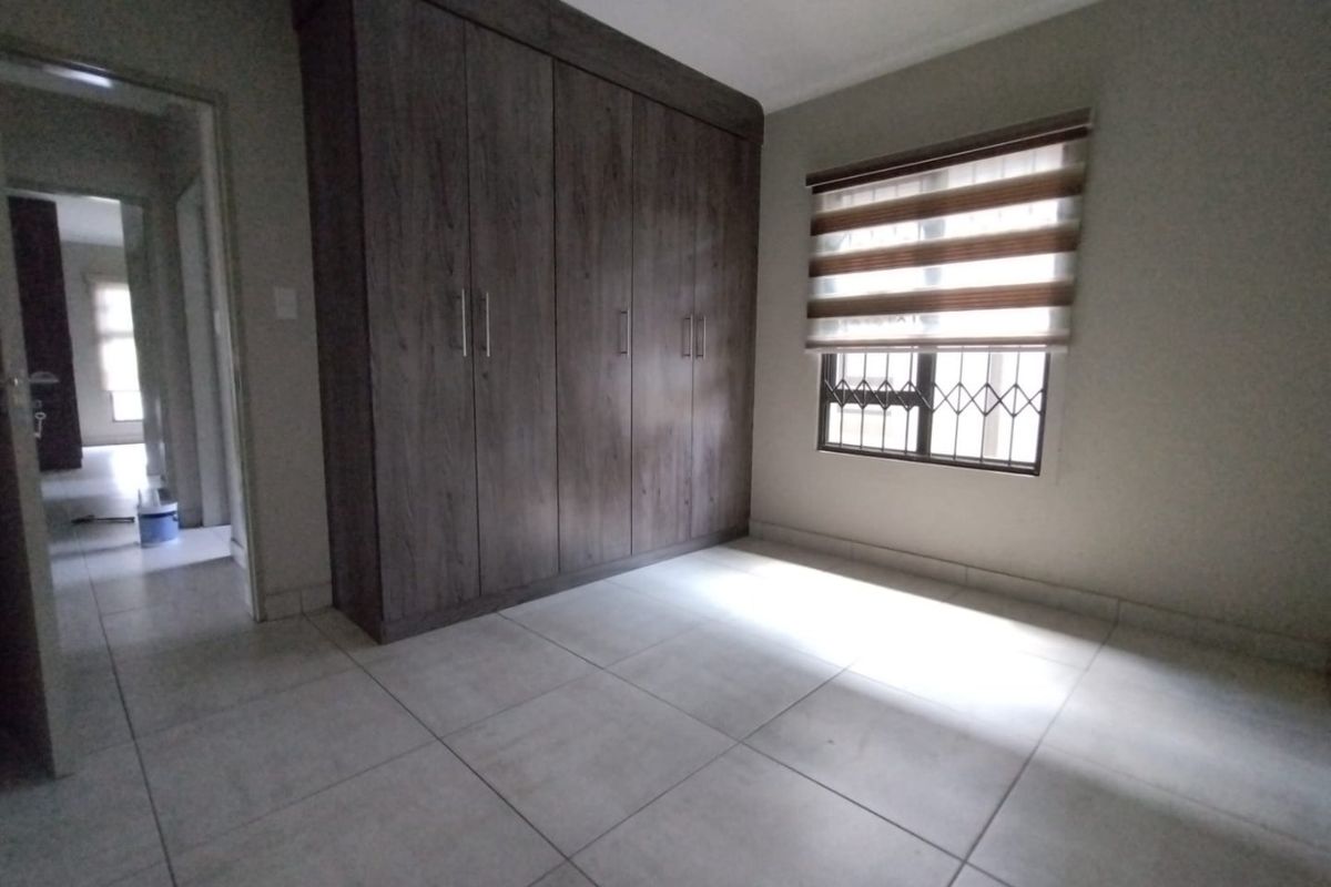 2 bed 2 bath. Free Standing To Let - Photo 2