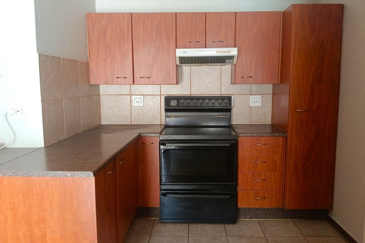 Modern 3-Bedroom Townhouse in Prime Bendor Location - Photo 4