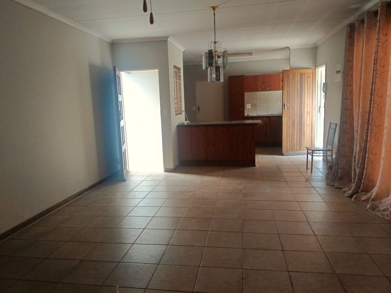 Modern 3-Bedroom Townhouse in Prime Bendor Location - Photo 5