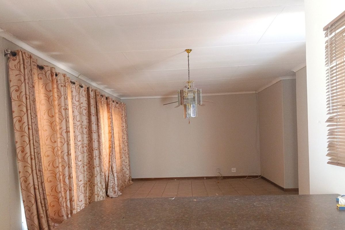 Modern 3-Bedroom Townhouse in Prime Bendor Location - Photo 2