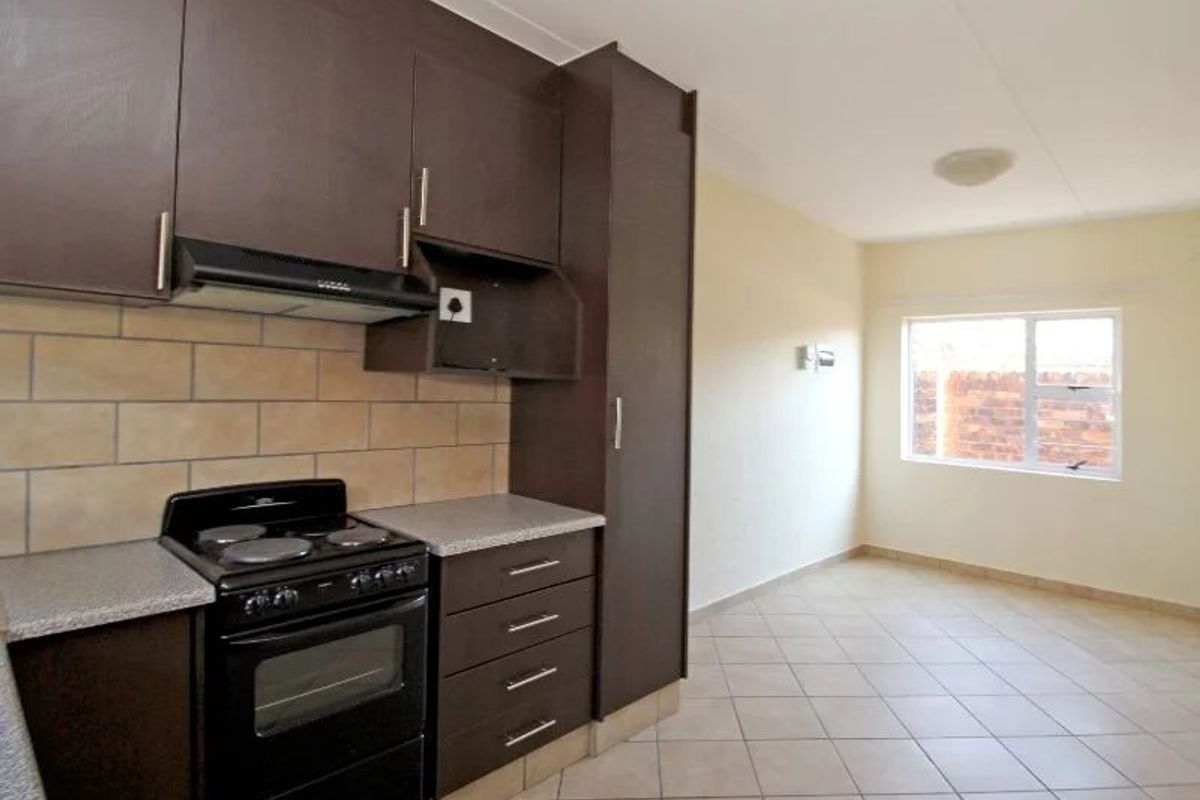 1-Bedroom Apartment in Kempton Park – Prime Location with Excellent Rental Potential - Photo 3