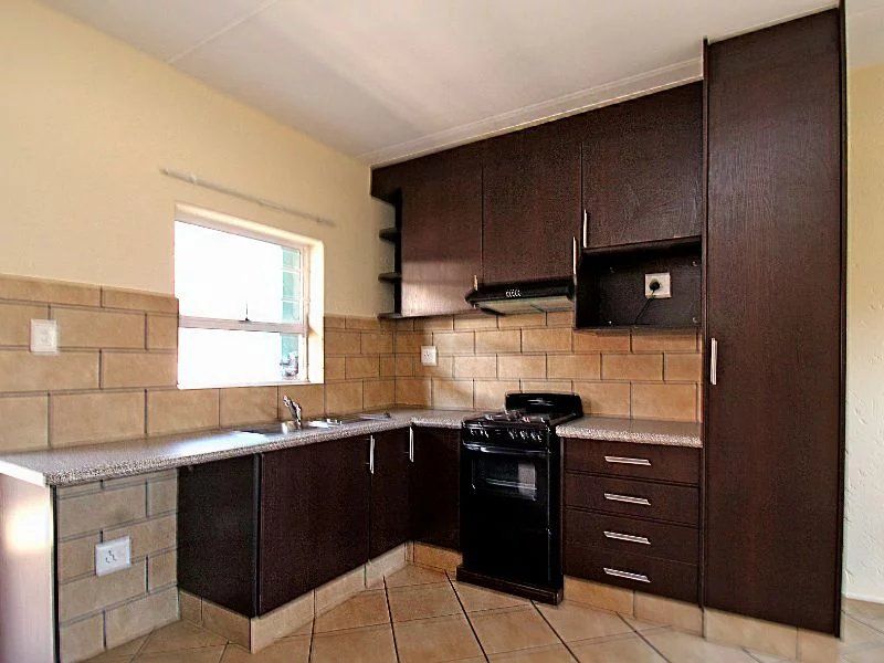1-Bedroom Apartment in Kempton Park – Prime Location with Excellent Rental Potential - Photo 2