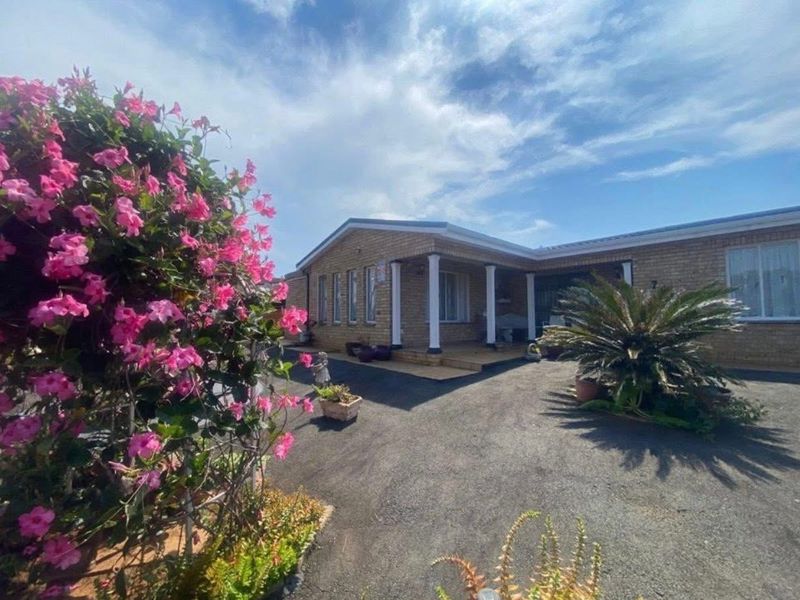 Versatile Family Home with Income Generating Flatlet.. A must See - Photo 2