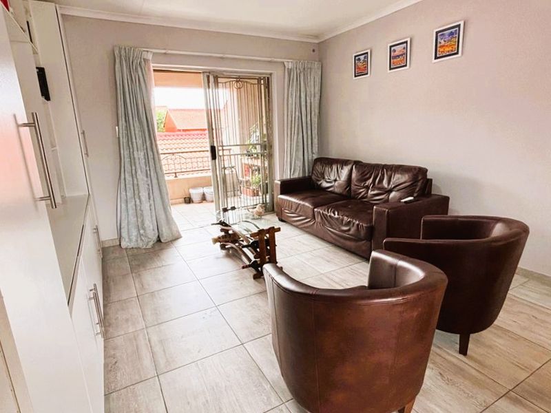 A true beauty...2 bedroom 2 bathroom unit for sale in Eco Park Estate - Photo 9