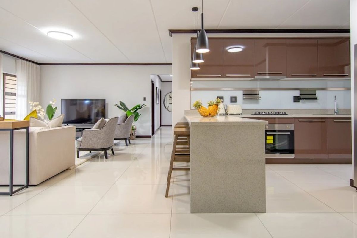 3 Bedroom Apartment in Carlswald North - Photo 4