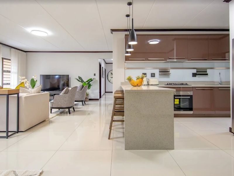 3 Bedroom Apartment in Carlswald North - Photo 4