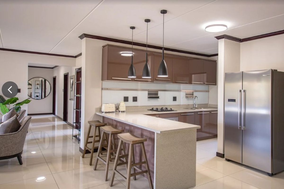 3 Bedroom Apartment in Carlswald North - Photo 3