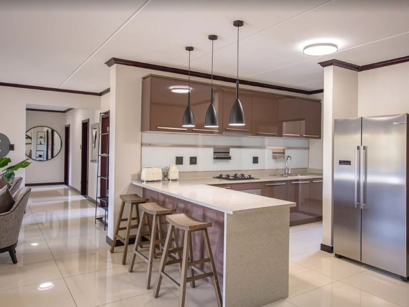 3 Bedroom Apartment in Carlswald North - Photo 3