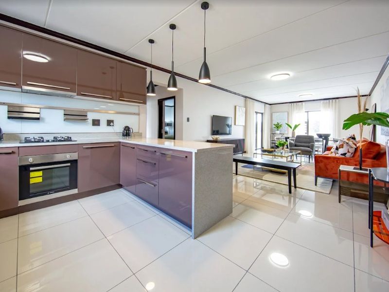 3 Bedroom Apartment in Carlswald North - Photo 2