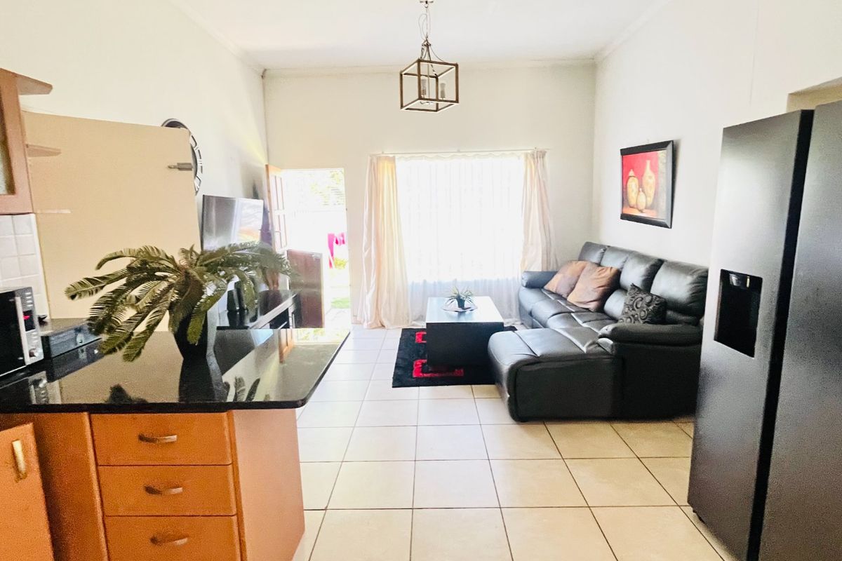 Charming 2-Bedroom House in a secure Pretoria North Estate  Your Dream Home Awaits!  - Photo 5