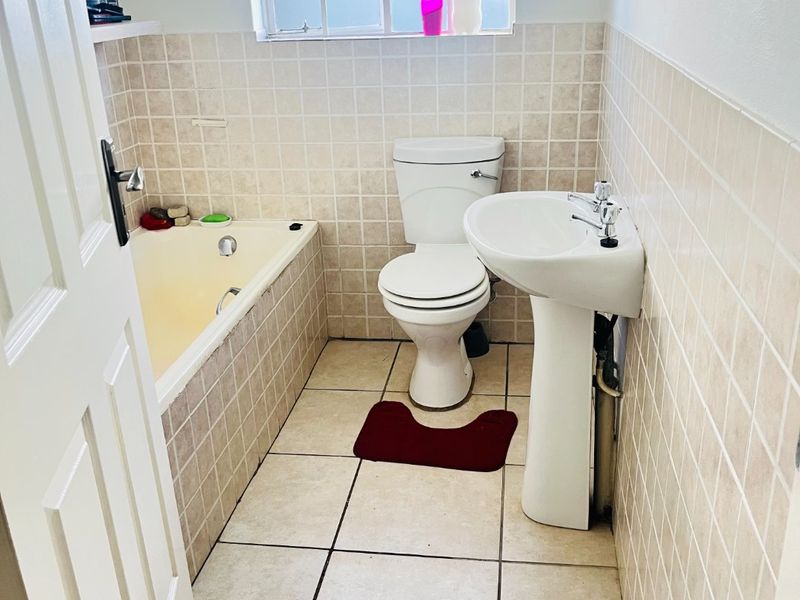 Charming 2-Bedroom House in a secure Pretoria North Estate  Your Dream Home Awaits!  - Photo 10