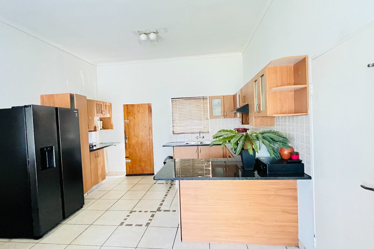 Charming 2-Bedroom House in a secure Pretoria North Estate  Your Dream Home Awaits!  - Photo 3