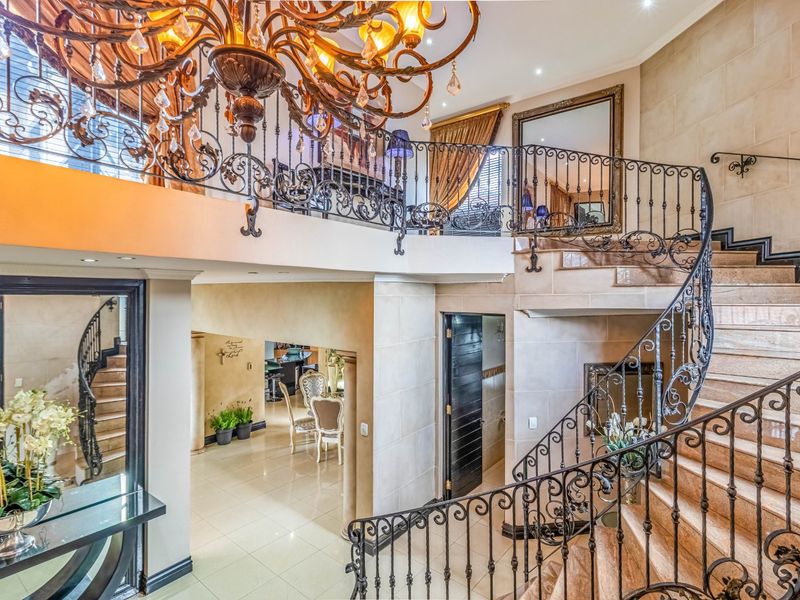 Luxury Family Home in Secure Sovereign Park Estate - Photo 9