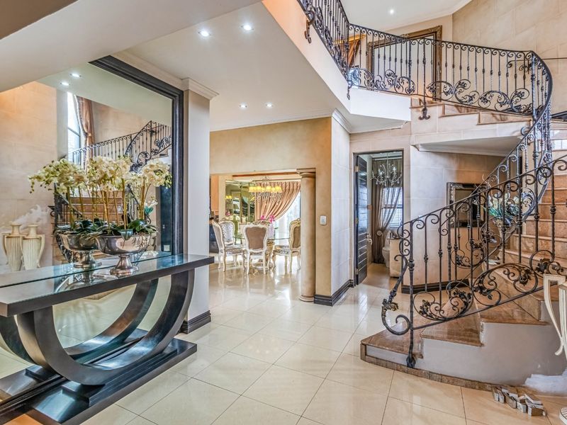 Luxury Family Home in Secure Sovereign Park Estate - Photo 8