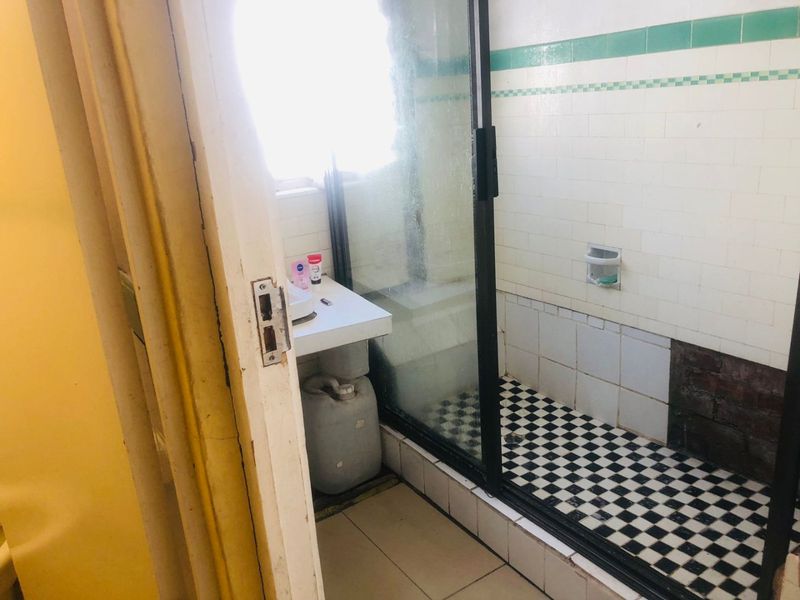 3 Bedrooms, 1 Bathroom Sharing Accommodation To Let In UMBILO, Durban  - Photo 7