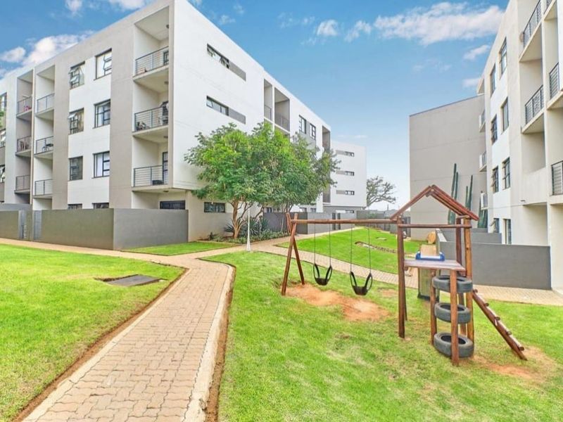 Two bedroom & 1 Bath apartment/flat  for rent in Northriding - Photo 10