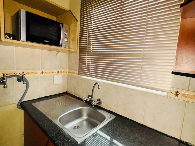 Spacious 3 Bedroom House For Rent  - Photo 2