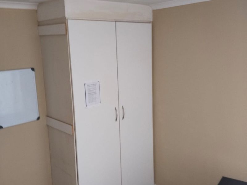 Spacious 3 Bedroom House For Rent  - Photo 9