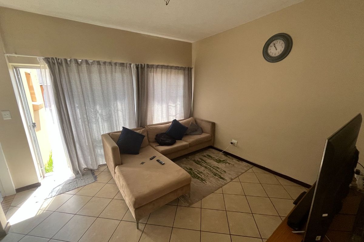 Two bedroom and one bath apartment  for sale in Noordwyk - Photo 5