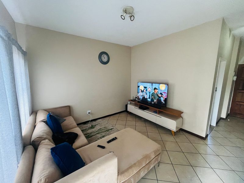 Two bedroom and one bath apartment  for sale in Noordwyk - Photo 4